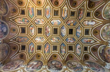  Palazzo Te Mantua önemli bir turistik olduğunu. Saray, inşa mannerist mimari tarzı 1524-1534 Federico II Gonzaga, Marquess Mantua için tavan fresk en dikkat çekici özelliği vardır. Bu