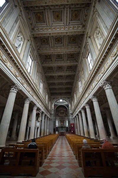 Saint Peter havari Mantua, Lombardy katedral iç. İtalya