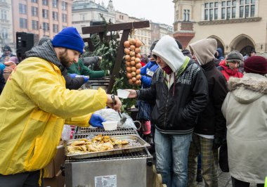  Noel arifesi yoksul ve evsizler için 