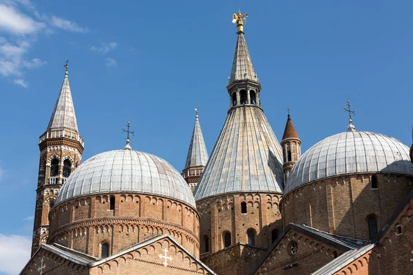 La Basilica di Sant'Antonio da Padova. Italia — Foto Stock