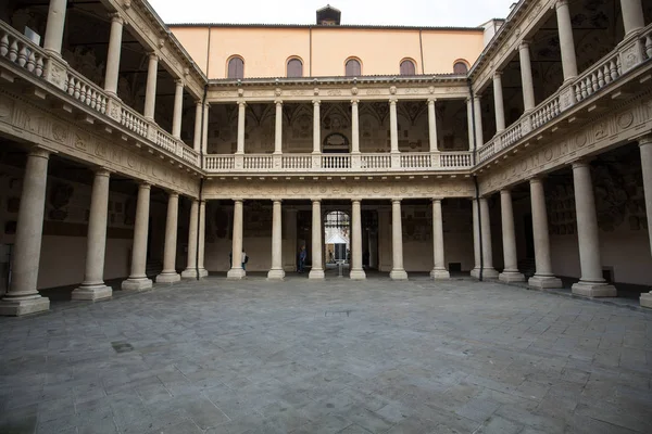 Палаццо Бо, историческое здание Падуйского университета 1539 года в Падуе, Италия — стоковое фото