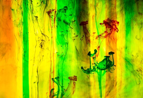 アクリル絵の具と水でインク。抽象的な背景. — ストック写真