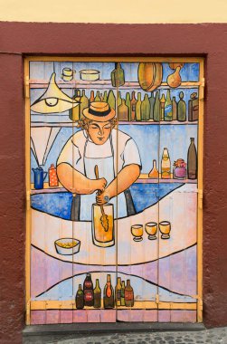 Açık kapı Santa Maria sokak sanatı. 