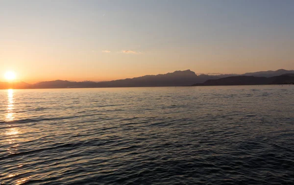 Garda Gölü İtalya güzel gün batımı