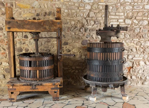 Vecchia Wine Press. Tradizionale vecchia tecnica di vinificazione , — Foto Stock