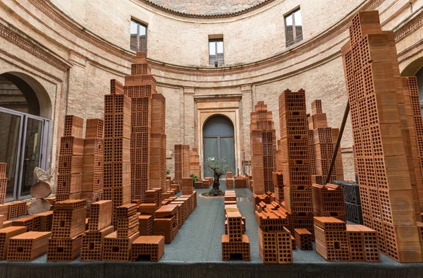 Contemporary art  exhibition in central circular courtyard of Andrea Mantegna House in  Mantua. Italy. — Stock Photo, Image