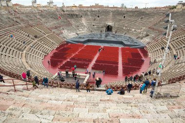 Verona, İtalya Roma amfi. Yıllık festival operaları yer. Verona Arena bir Roma amfi tiyatroda 30 reklam içinde inşa olduğunu.
