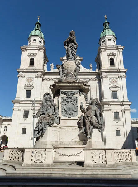 Aziz Rupert ve Domplatz Vergilius ve Marian sütununda katedral. Salzburg,