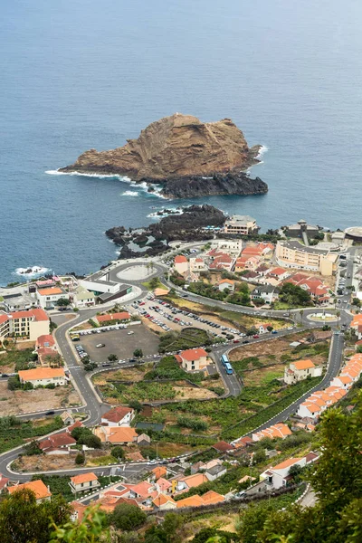 Vista panoramica su Porto Moniz, isola di Madeira, Portogallo — Foto Stock