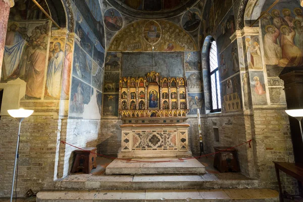 Baptysterium katedry lub katedra Santa Maria Assunta przez Giusto de Menabuoi (1375-1376). — Zdjęcie stockowe