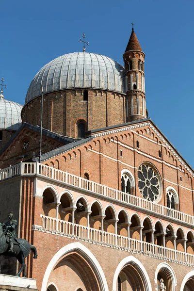 Basilica di sant'antonio da padova, Padua, Italië — Stockfoto