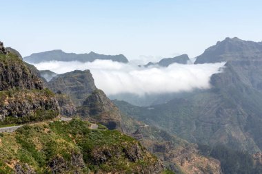 Belgili tanımlık geçmek Boca da Encumeada Madeira görüntüleyin. Portekiz