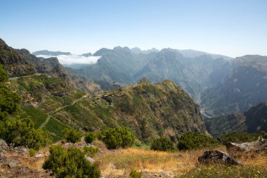 Belgili tanımlık geçmek Boca da Encumeada Madeira görüntüleyin. Portekiz