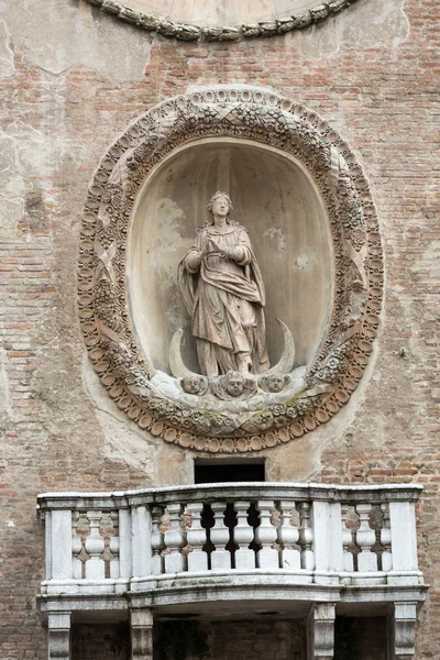 Het Palazzo della Ragione met de Torre dell'Orologio ("Clock Tower"). Mantova, Italië — Stockfoto