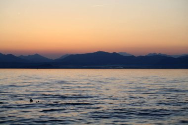 Garda Gölü İtalya güzel gün batımı
