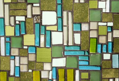 Duvar, soyut cam arka plan üzerinde renkli mozaik.