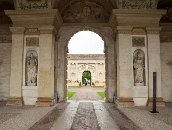 El Palazzo Te en Mantua es una de las principales atracciones turísticas. El palacio fue construido en el estilo arquitectónico manierista de Federico II Gonzaga, marqués de Mantua. Italia —  Fotos de Stock