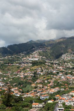 Panoramik Funchal, Madeira Adası üzerinde. Portekiz
