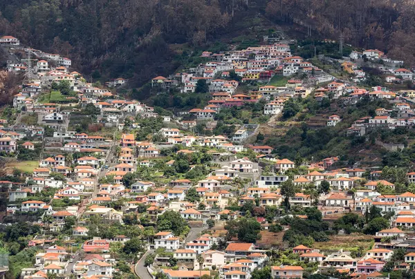 Panoramautsikt över Funchal på ön Madeira. Portugal — Stockfoto