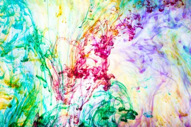 Akrilik renkler ve suda mürekkep. 