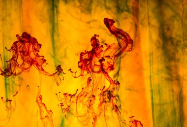 Akrilik renkler ve suda mürekkep. 