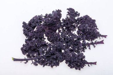 Taze mor kıvırcık lahana lahana 