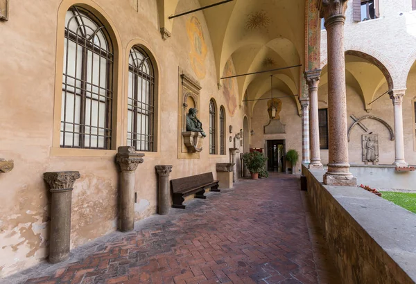 Basilica of Saint Anthony Courtyard . Padua, — Stock Photo, Image