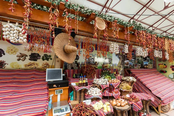 Frutas exóticas frescas no Mercado dos Lavradores. Funchal, Madeira — Fotografia de Stock