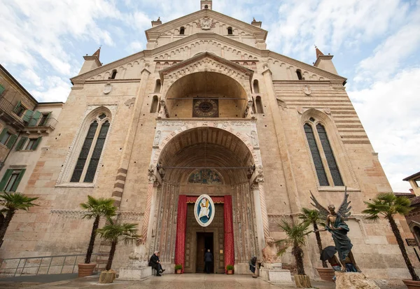 Кафедральный собор Санта Мария Матриколаре, Верона, Венеция — стоковое фото