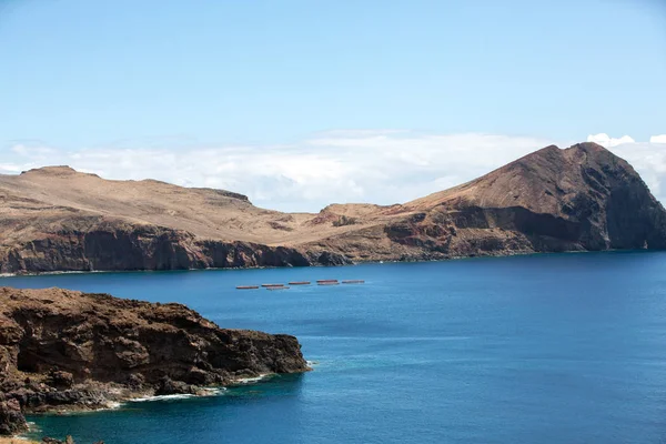 Prachtige landschap aan de Ponta de Sao Luiz, het oostelijk deel van Madeira, — Stockfoto