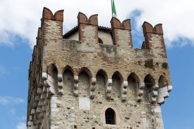 Ortaçağ Kalesi Scaliger eski şehrin Sirmione 