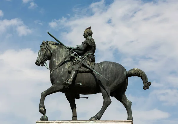 Equestrian statue of Gattamelata in Padua — Stock Photo, Image