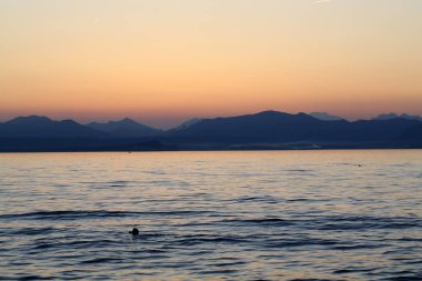Garda Gölü İtalya güzel gün batımı