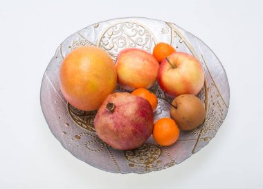 Mix taze meyve plaka üzerinde