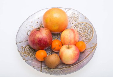 Mix taze meyve plaka üzerinde