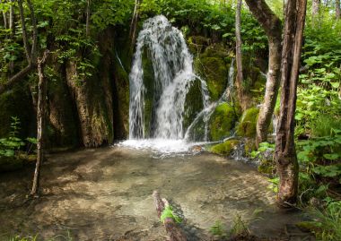 Nefes kesen manzarası Plitvice Gölleri Milli Parkı 