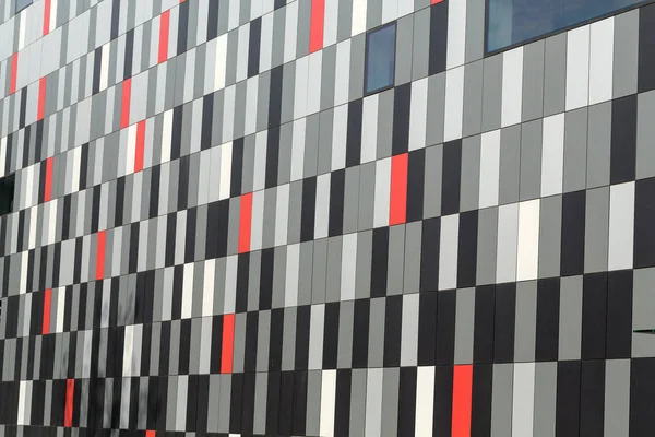 Часть керамического фасада ICE Krakow Congress Center, Краков, Польша — стоковое фото