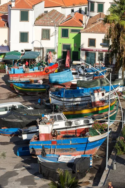 Camara de Lobos - tradycyjnej, rybackiej miejscowości znajduje się pięć kilometrów od miasta Funchal na Maderze — Zdjęcie stockowe