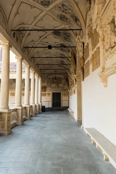 Palazzo Bo, historická budova domova univerzity Padova z roku 1539 v Padově — Stock fotografie