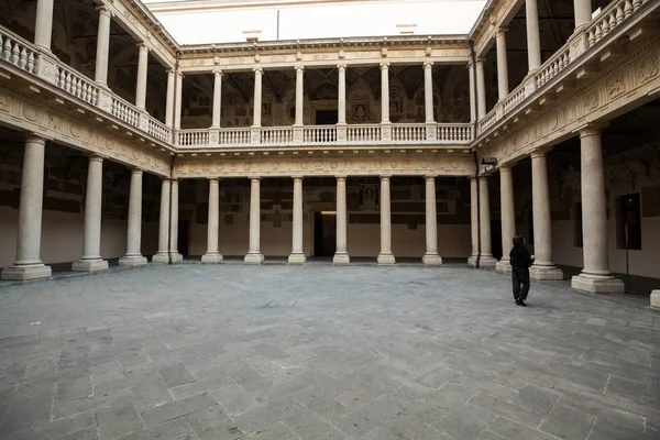 Palazzo Bo, historical building home of the Padova University from 1539, in Padua — Stock Photo, Image