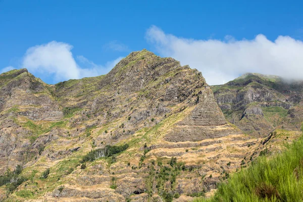 A hágó Boca da Encumeada-Madeira déli kilátás . — Stock Fotó