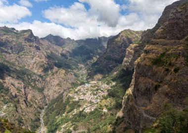Rahibeler, Curral das Freiras Madeira Adası Vadisi
