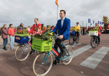 geleneksel çiçek Bloemencorso Noordwijk Hollanda'da Haarlem için geçit töreni.
