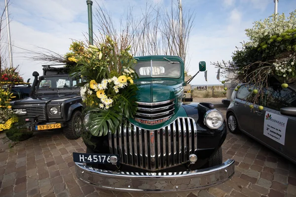 Le défilé de fleurs traditionnelles Bloemencorso de Noordwijk à Haarlem aux Pays-Bas . — Photo