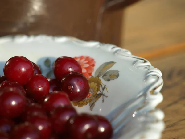 Куча свежих вишневых фруктов — стоковое фото