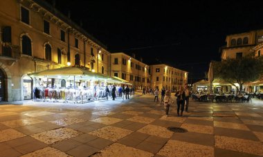 Mağazalar, barlar ve restoranlar Lazise Garda Gölü