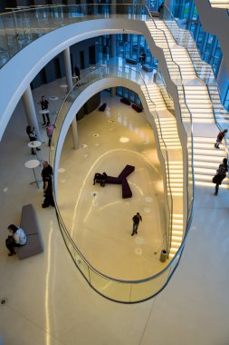  Fuaye merdiven ile. Buz Krakow Kongre Merkezi, Krakw, Polonya. Mimar: Ingarden, Ewy, Ararta Isozaki