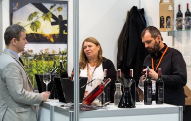  Uluslararası şarap Ticaret Fuarı Enoexpo Cracow şarap adanmış profesyonel bir olaydır. Her yıl dünyanın her yerinden gelen şarap üreticilerinden karşılamak İthalatçılar, Distribütör ve temsilcileri