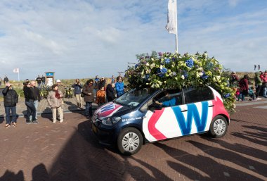 geleneksel çiçek Bloemencorso Noordwijk Hollanda'da Haarlem için geçit töreni