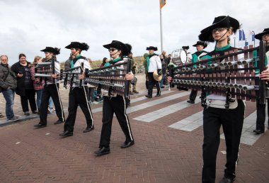 geleneksel çiçek Bloemencorso Noordwijk Hollanda'da Haarlem için geçit töreni